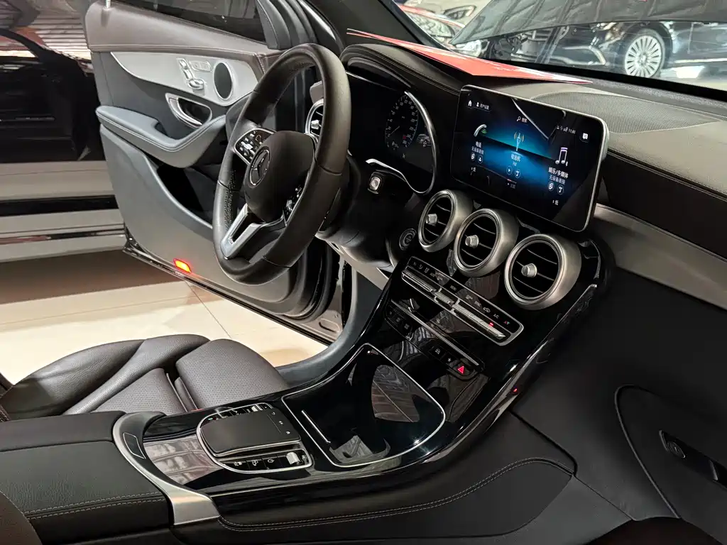 Mercedes-Benz GLC — миниатюра 12
