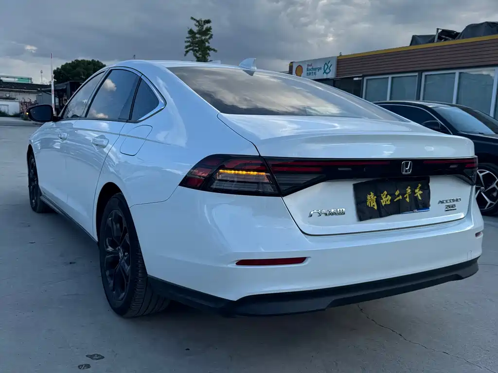 Honda Accord — миниатюра 9
