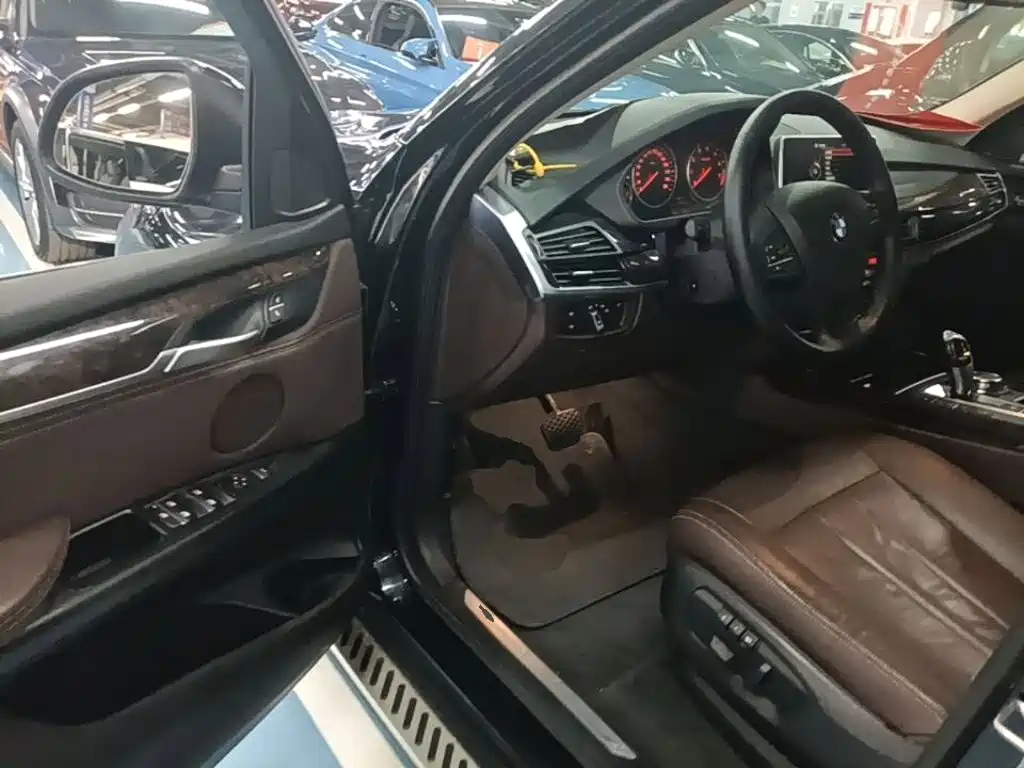 BMW X5 (Import) — миниатюра 16