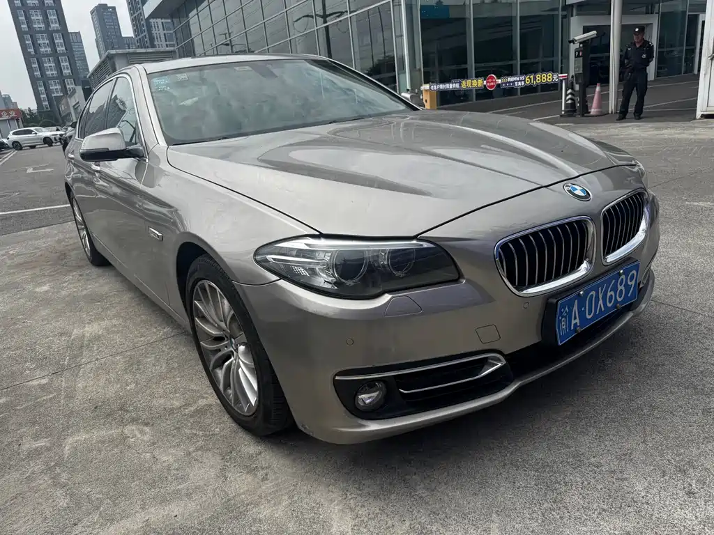 BMW 5 Series — миниатюра 2