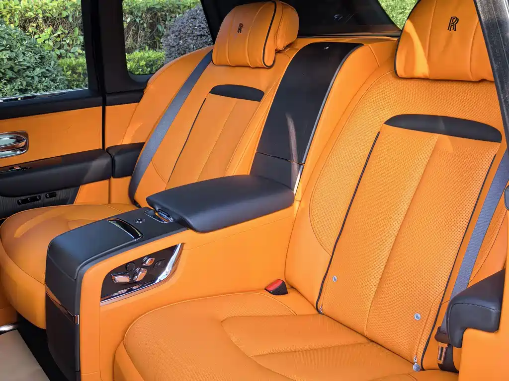 Rolls-Royce Cullinan 2018 мест
