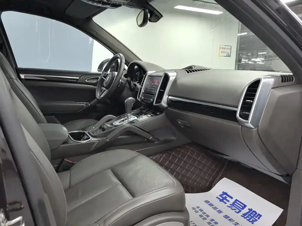 PORSCHE CAYENNE