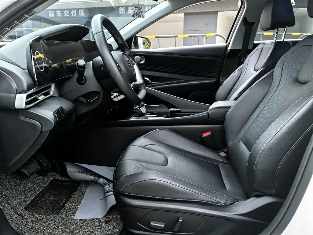 Hyundai Elantra — миниатюра 5