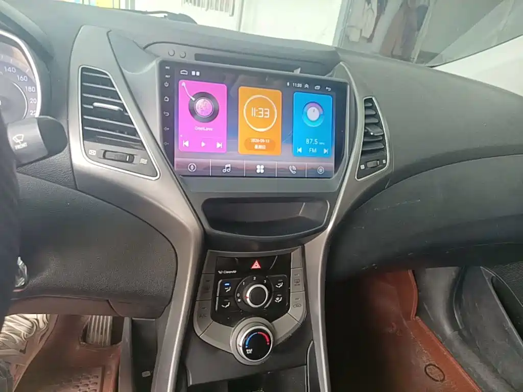 Hyundai Elantra Langdong — миниатюра 13