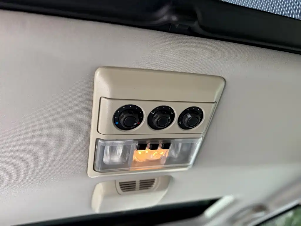 Land Rover Discovery — миниатюра 14