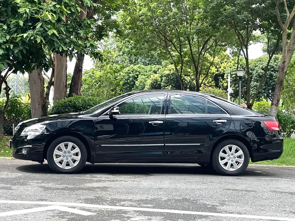 Toyota Camry — миниатюра 13