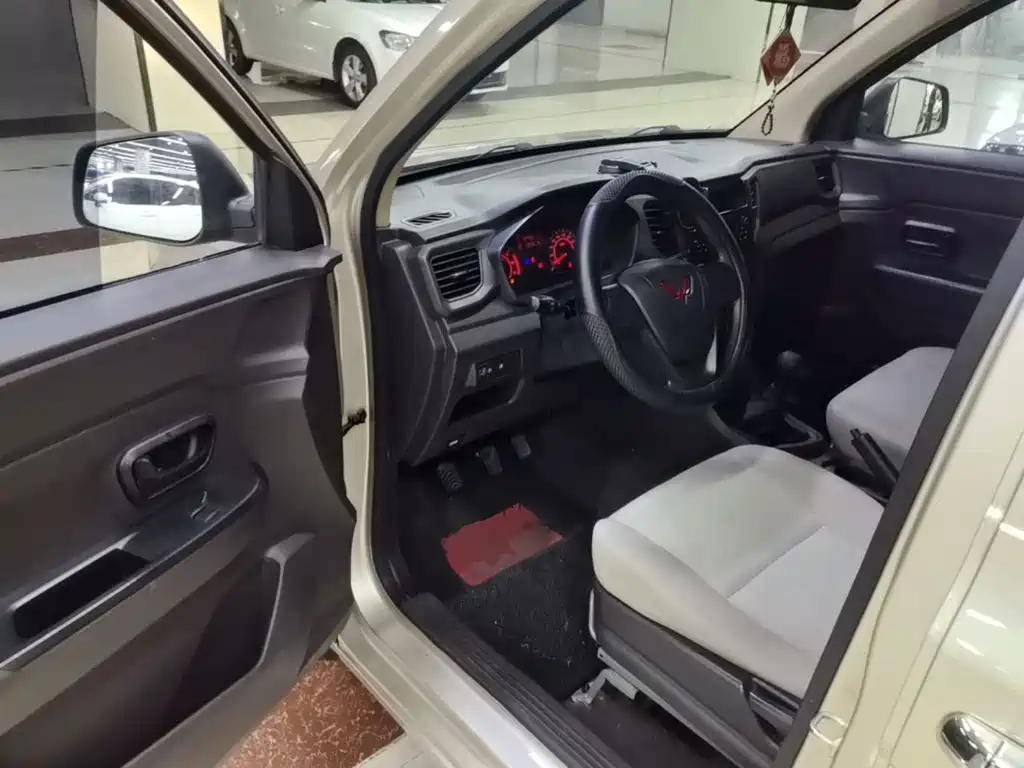Wuling Hongguang V — миниатюра 16