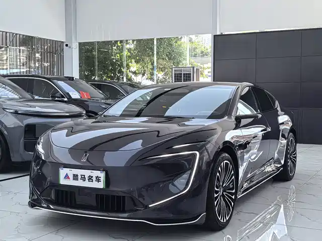 2024 Avatr 12