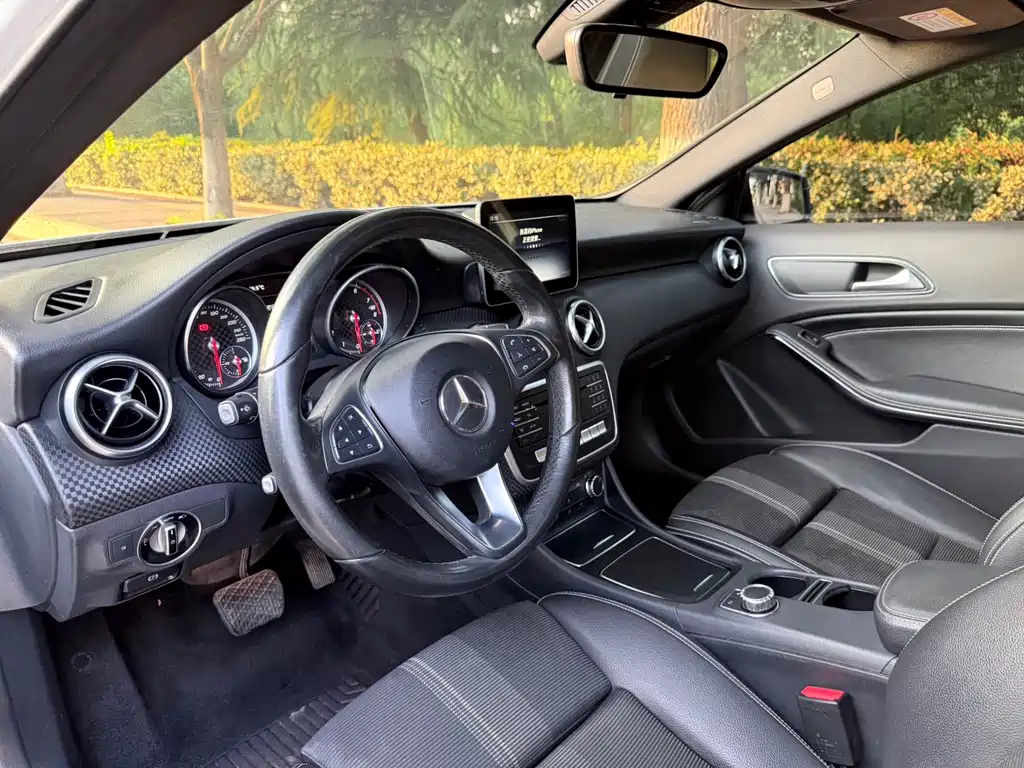 Mercedes-Benz A-Class (Import) — миниатюра 6