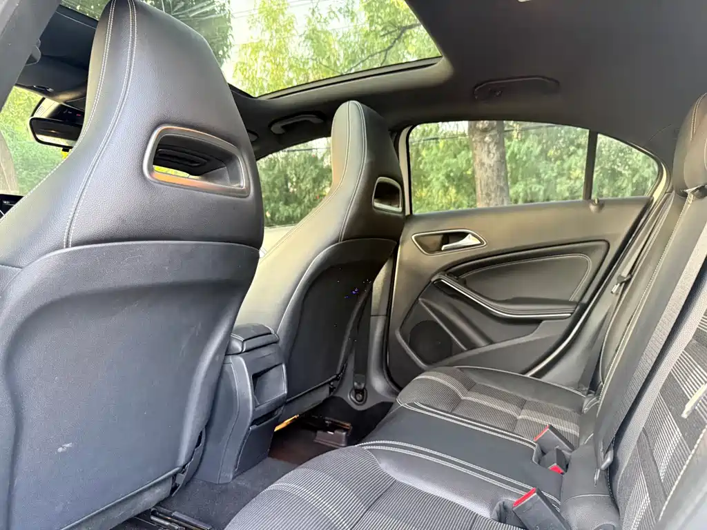 Mercedes-Benz A-Class (Import) — миниатюра 12