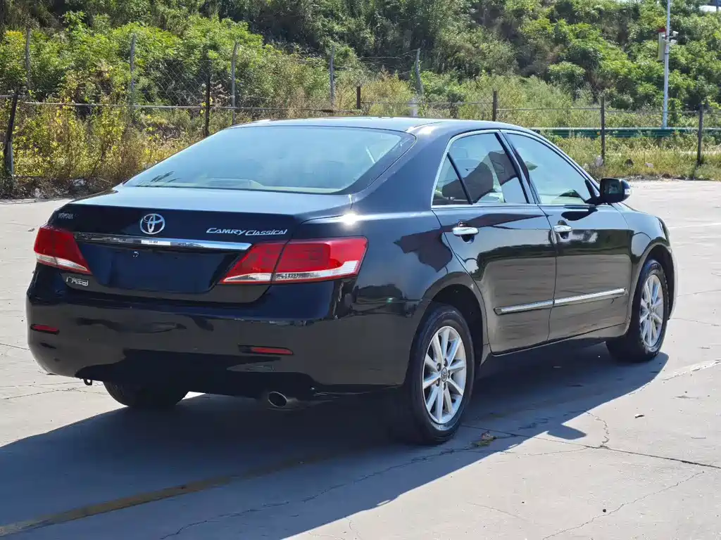 Toyota Camry — миниатюра 5