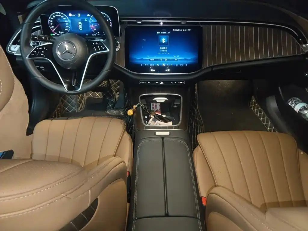Mercedes-Benz E-Class — миниатюра 13