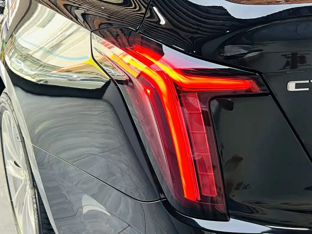 Cadillac CT5 — миниатюра 18