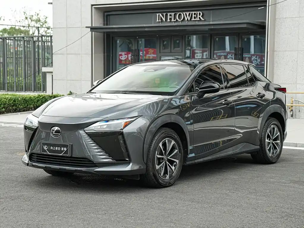 Lexus RZ