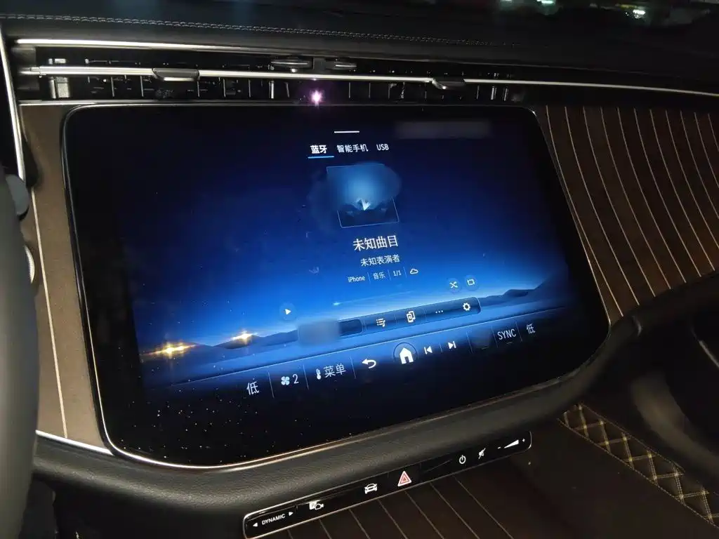 Mercedes-Benz E-Class — миниатюра 6