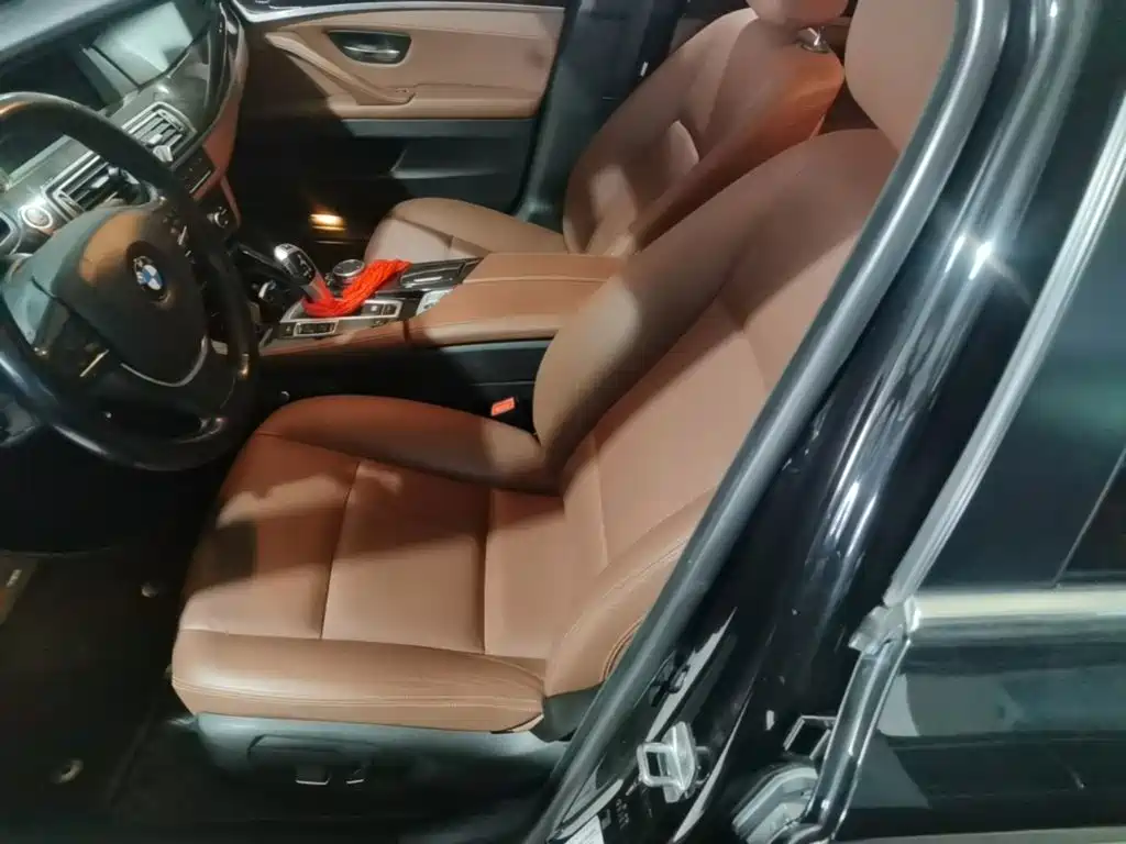 BMW 5 Series — миниатюра 15