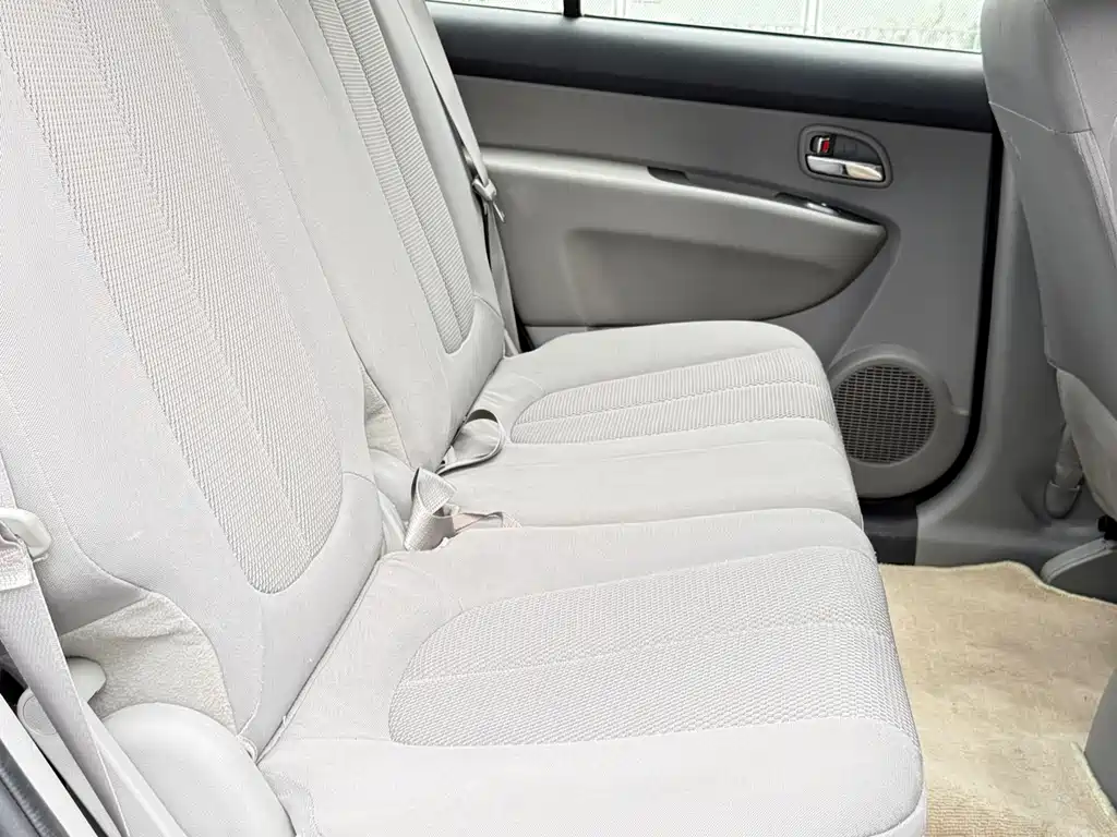 Kia Carens — миниатюра 18