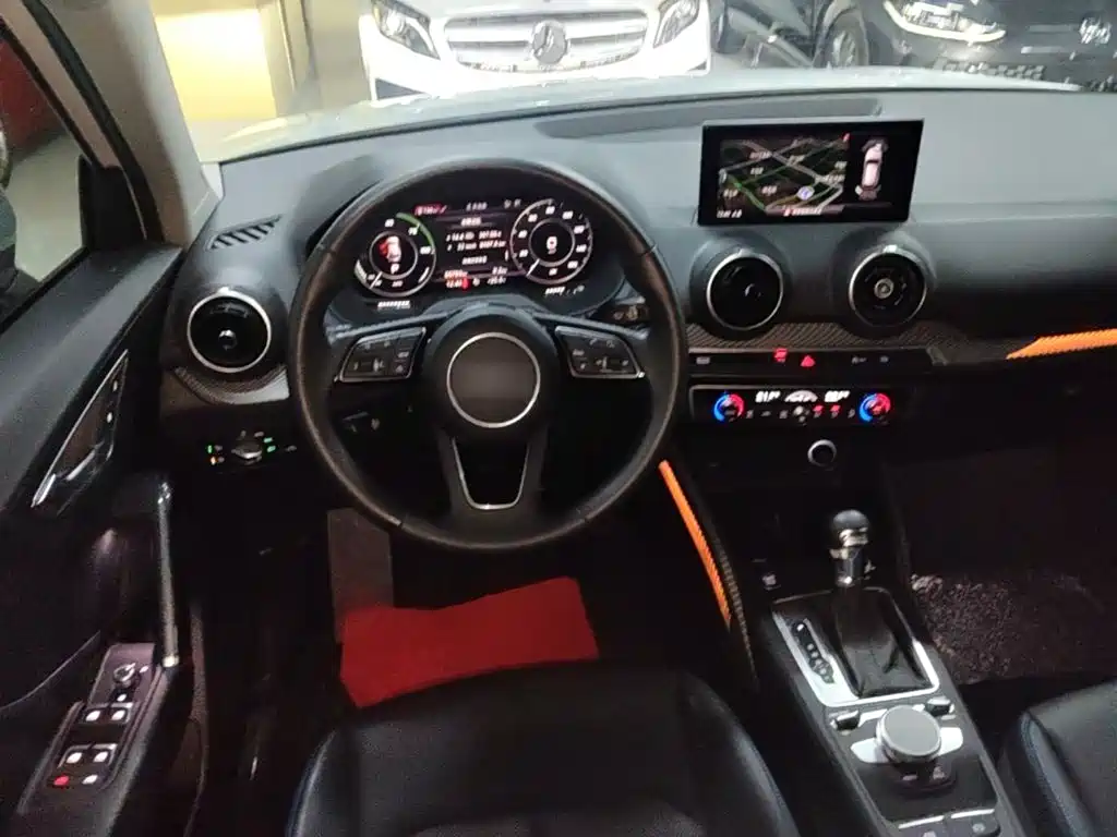 Audi Q2L e-tron — миниатюра 11