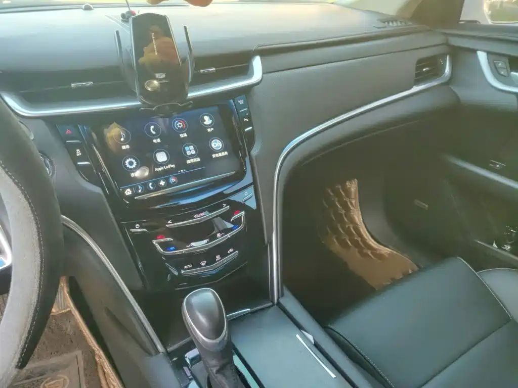 Cadillac XTS — миниатюра 6