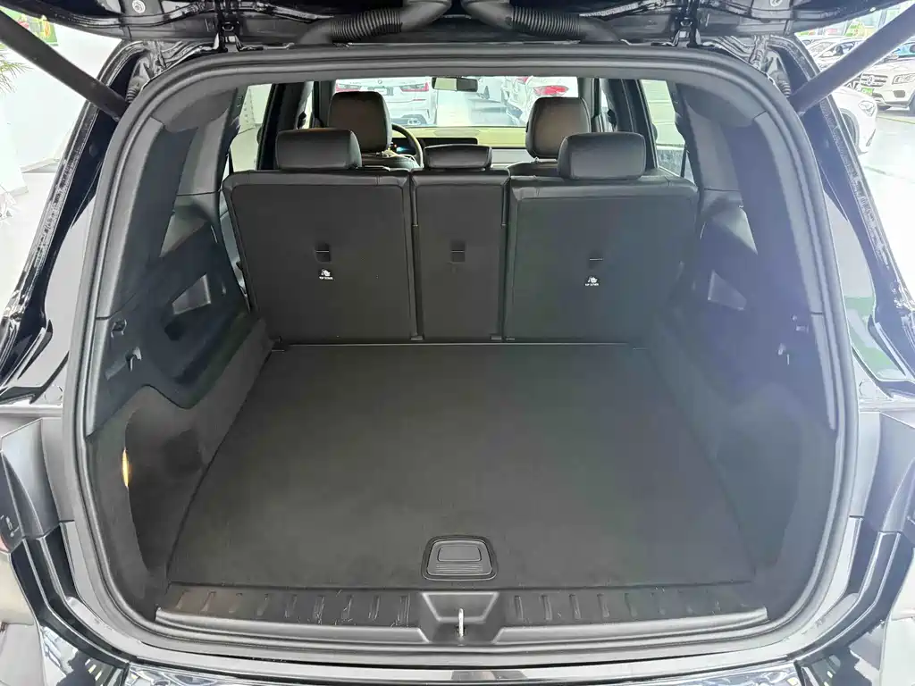 Mercedes-Benz GLB — миниатюра 18