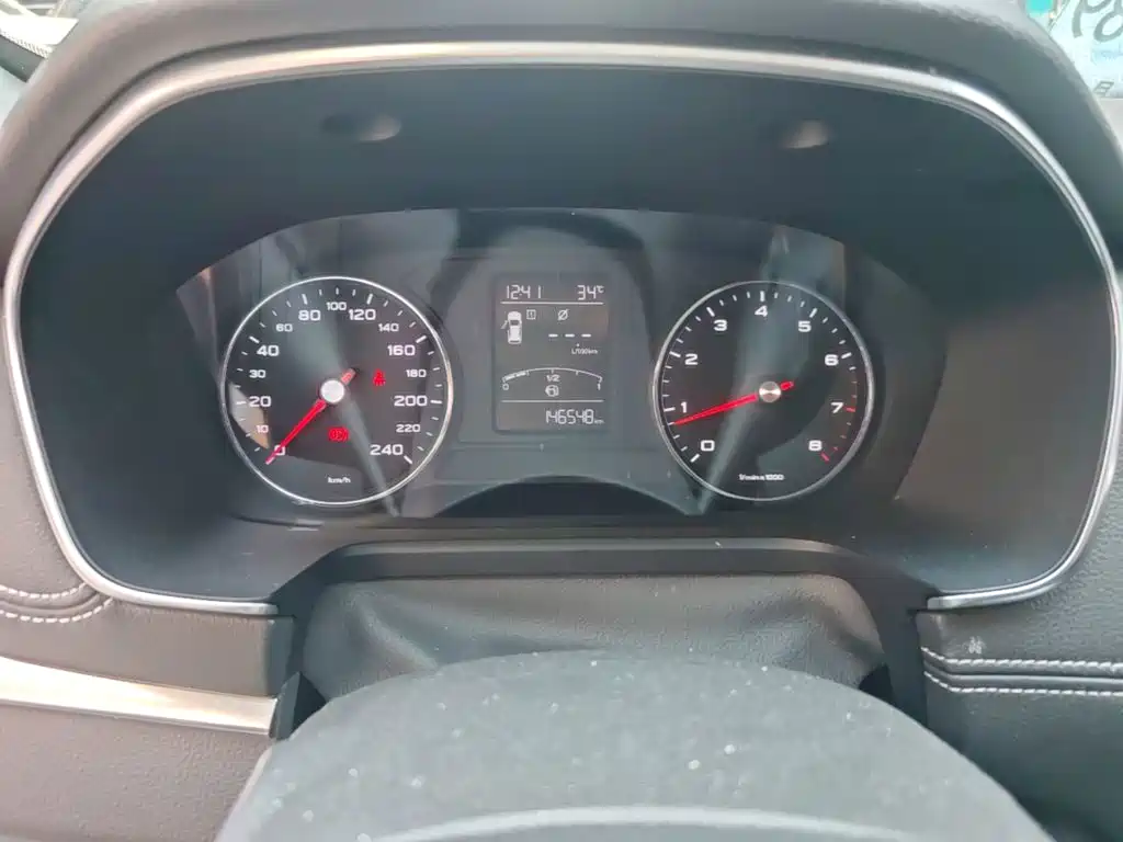Roewe RX5 — миниатюра 12