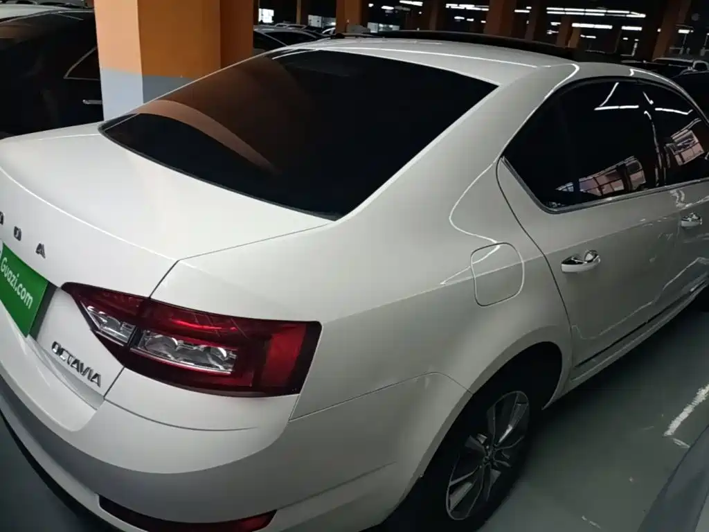 Skoda Octavia — миниатюра 7