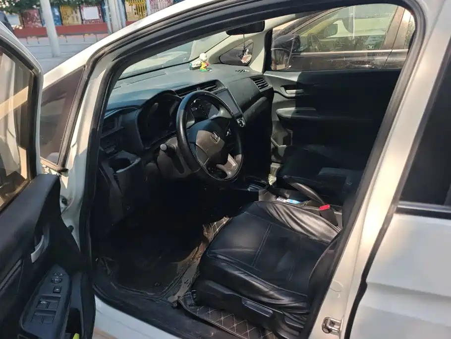Honda Fit — миниатюра 9