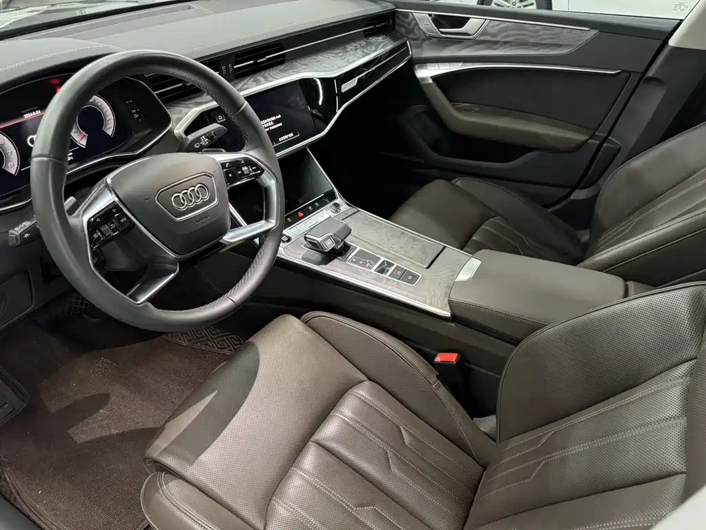 AUDI A7L