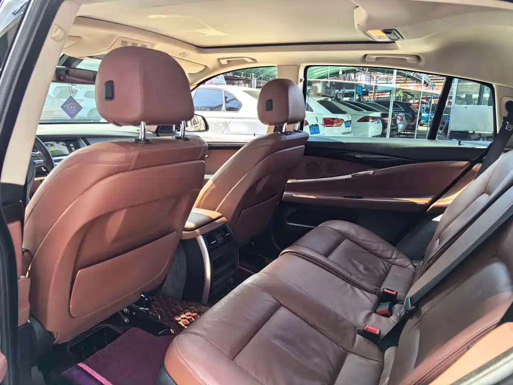 BMW 5 Series GT 5 GT 2014 528i Lead