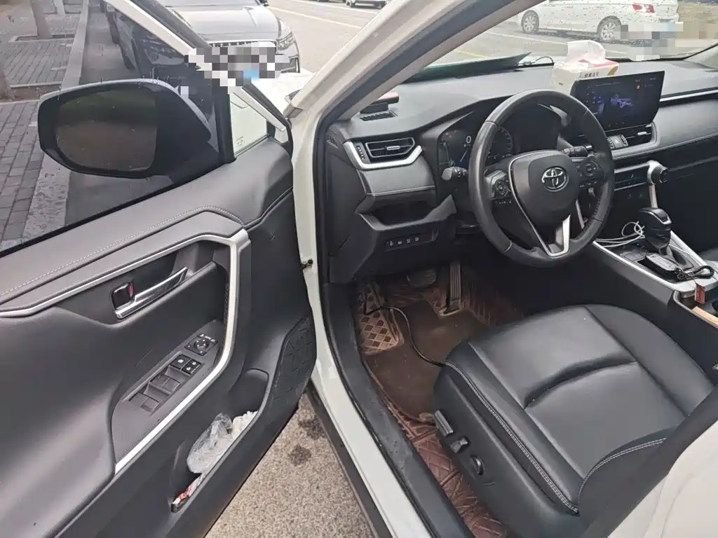 Toyota RAV4 — миниатюра 14