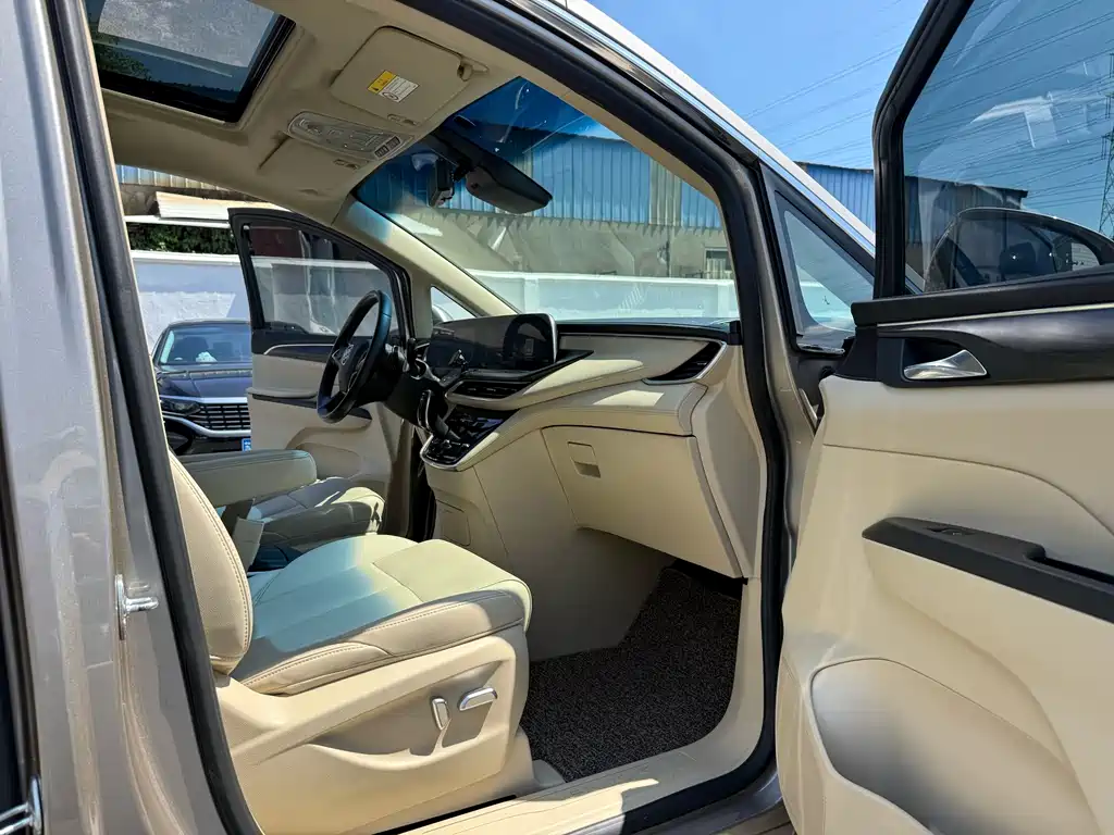 Buick GL8 — миниатюра 15