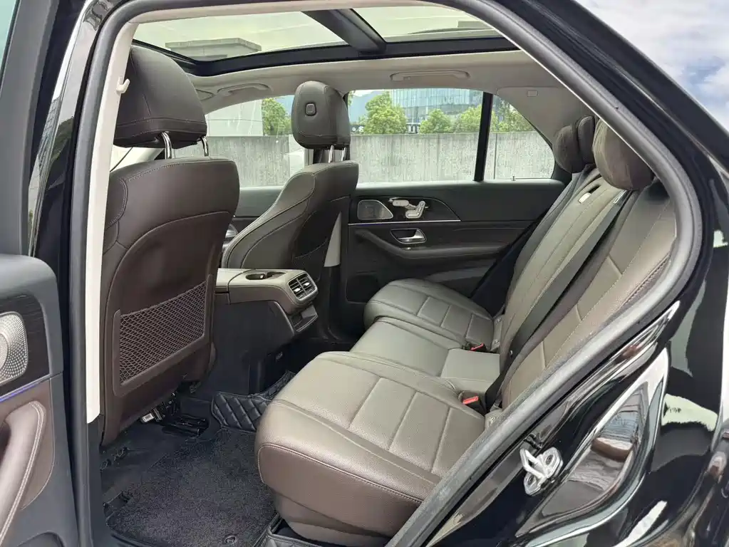 Mercedes-Benz GLE (Import) — миниатюра 9