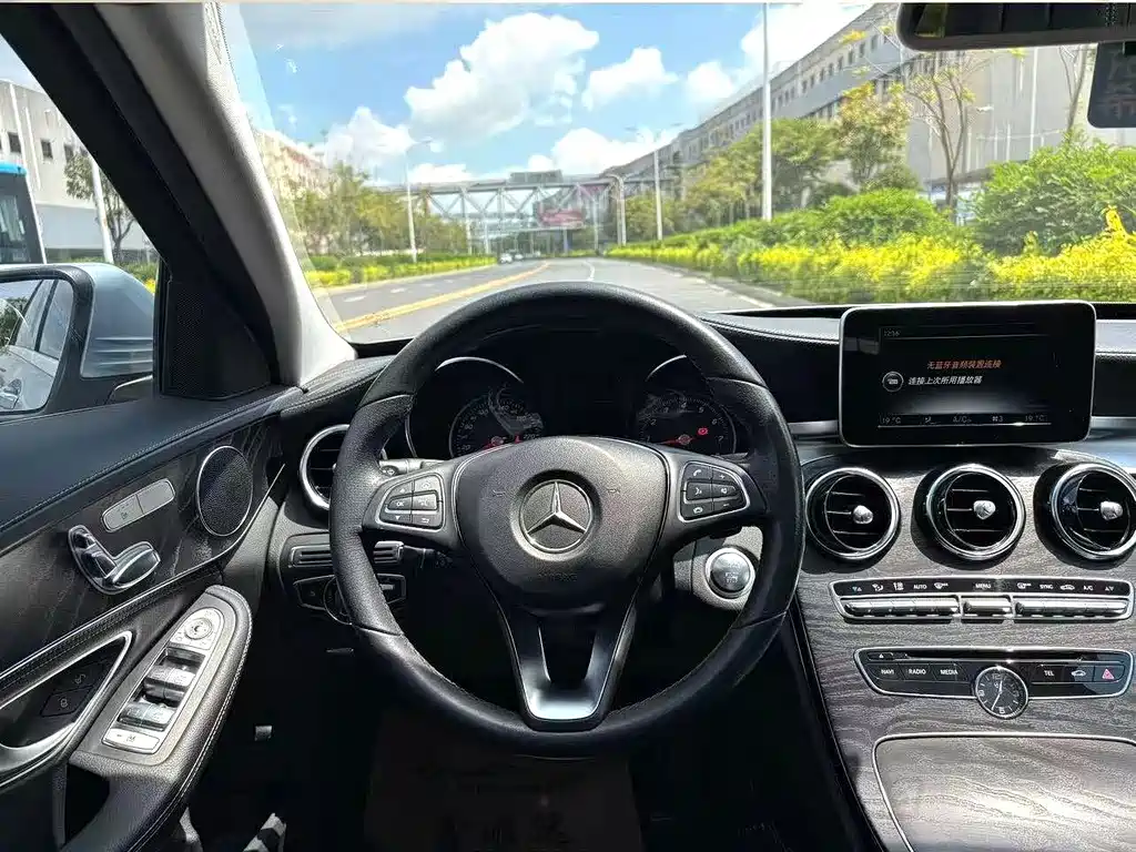 Mercedes-Benz C-Class — миниатюра 6