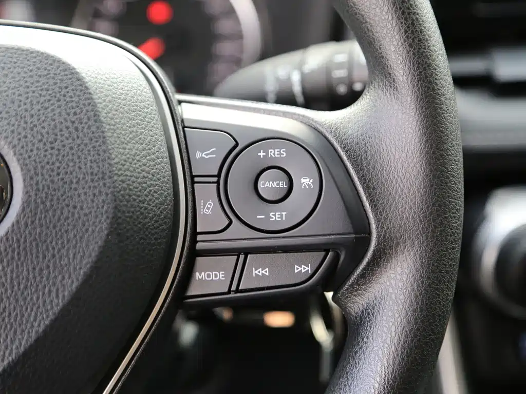 Toyota RAV4 — миниатюра 11
