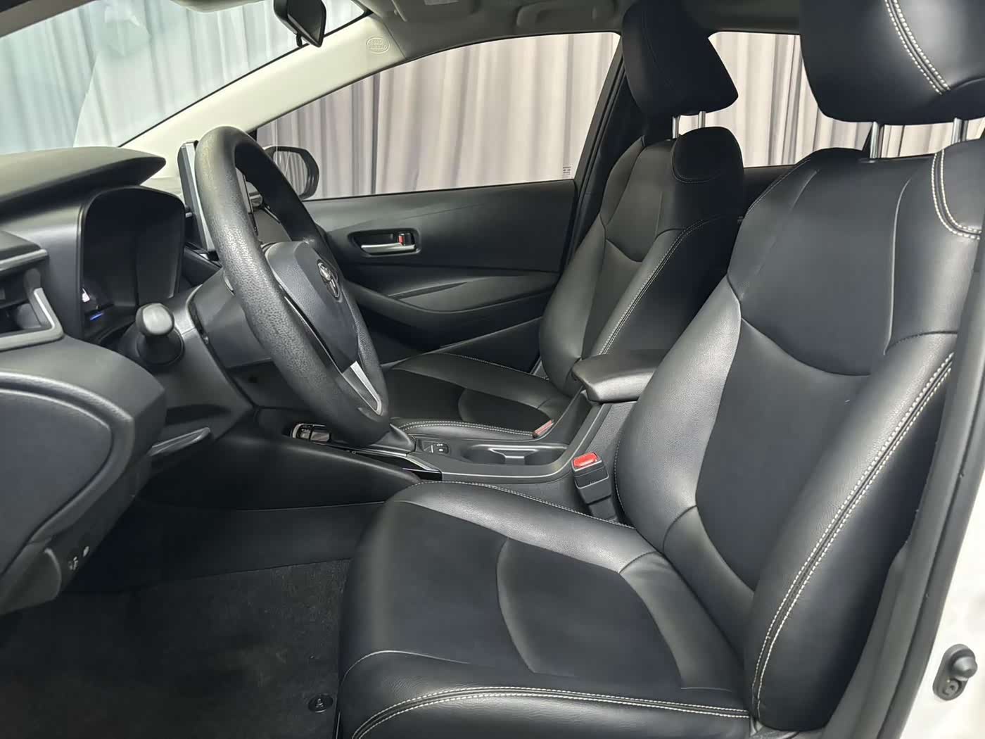 Toyota Corolla 1.2 л 2022 г. Белый, пробег 34000 км