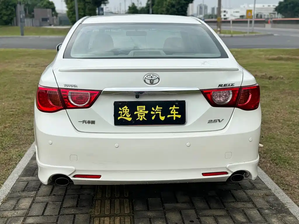 Toyota Reiz — миниатюра 4