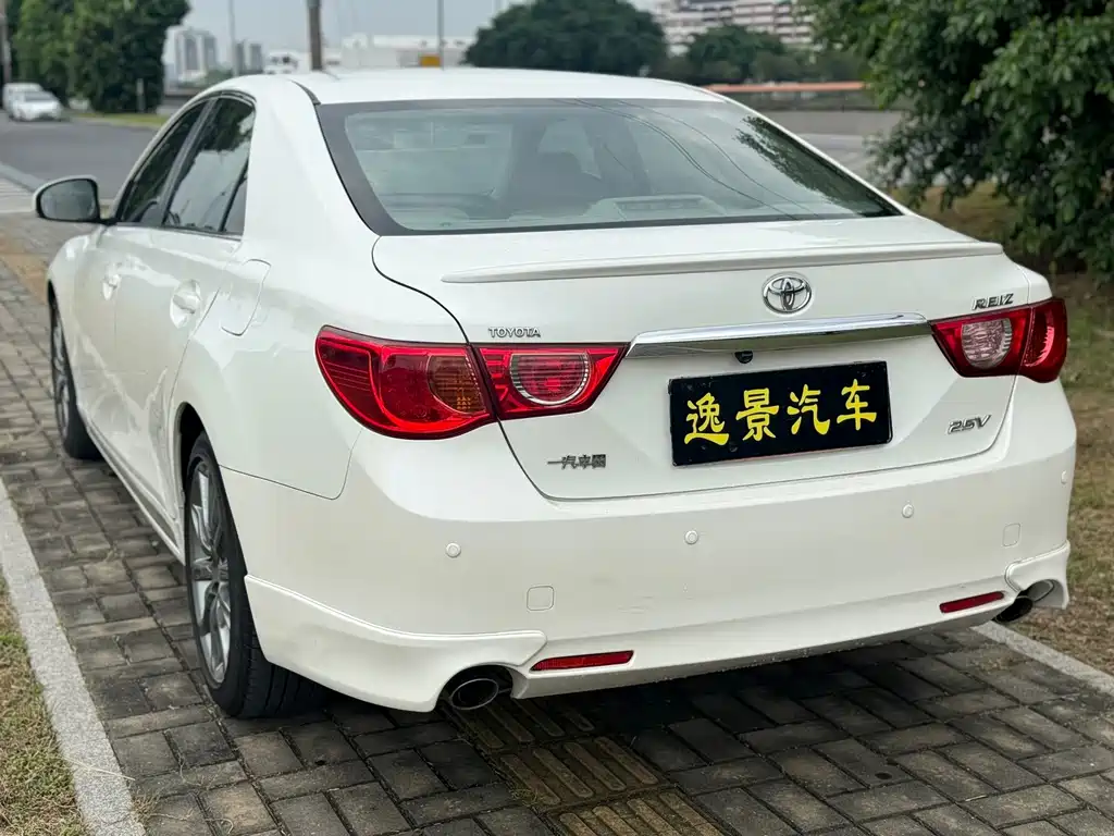Toyota Reiz — миниатюра 19