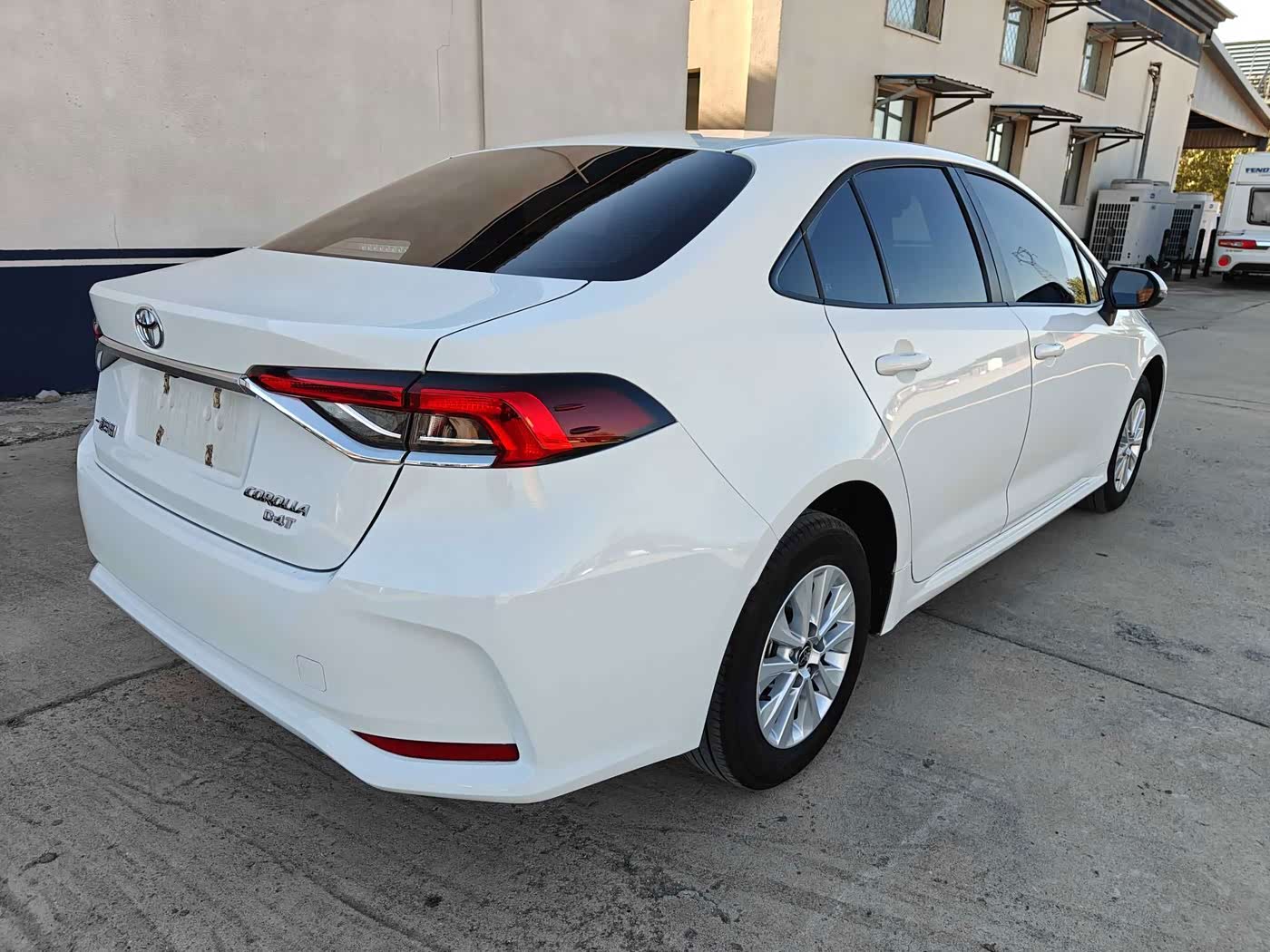 Toyota Corolla 1.2 л 2024 г. Белый, пробег 30000 км