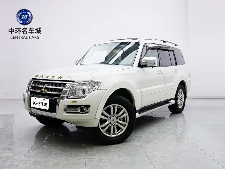 Mitsubishi Pajero (Import)