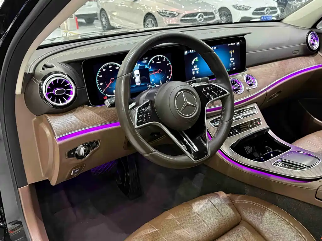 Mercedes-Benz E-Class — миниатюра 9
