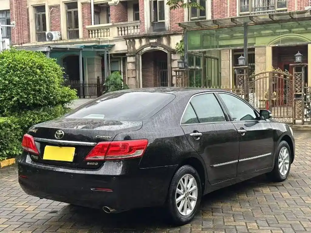Toyota Camry — миниатюра 4