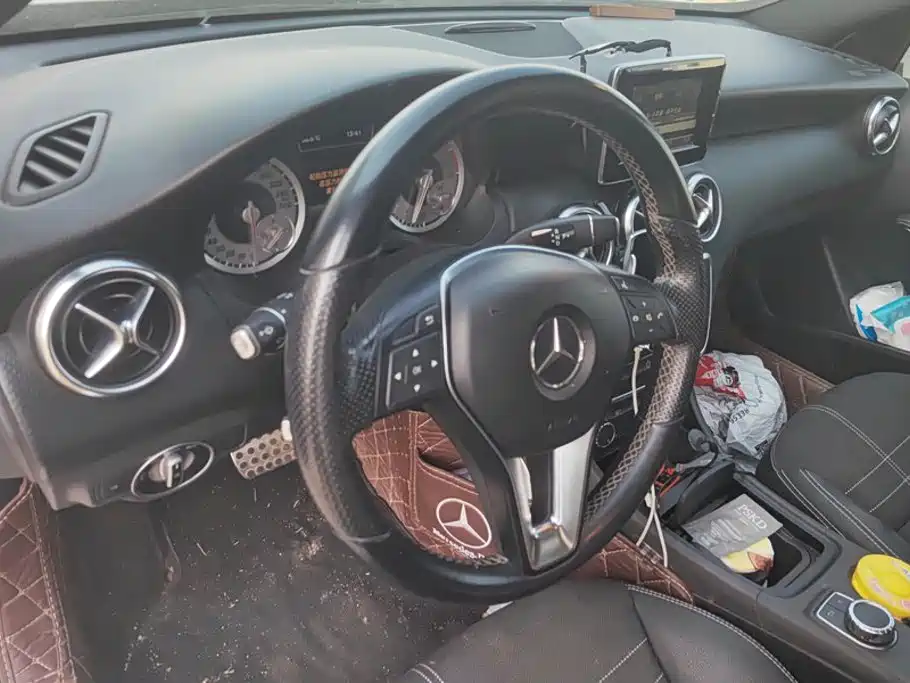 Mercedes-Benz A-Class (Import) — миниатюра 12