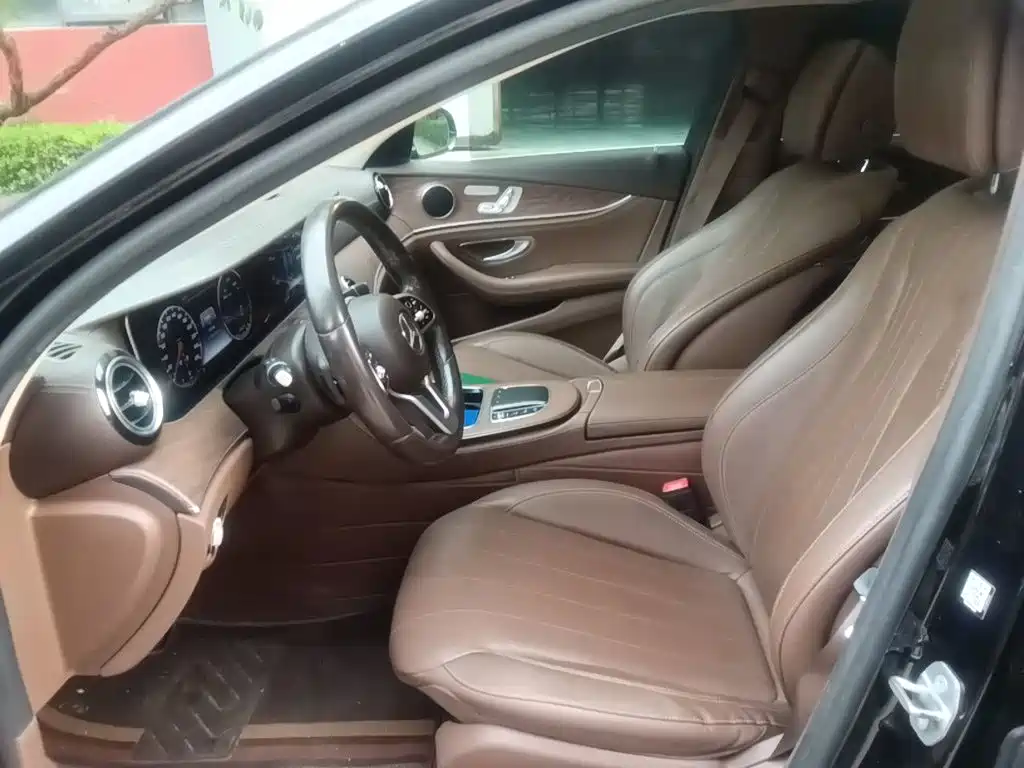 Mercedes-Benz E-Class — миниатюра 16