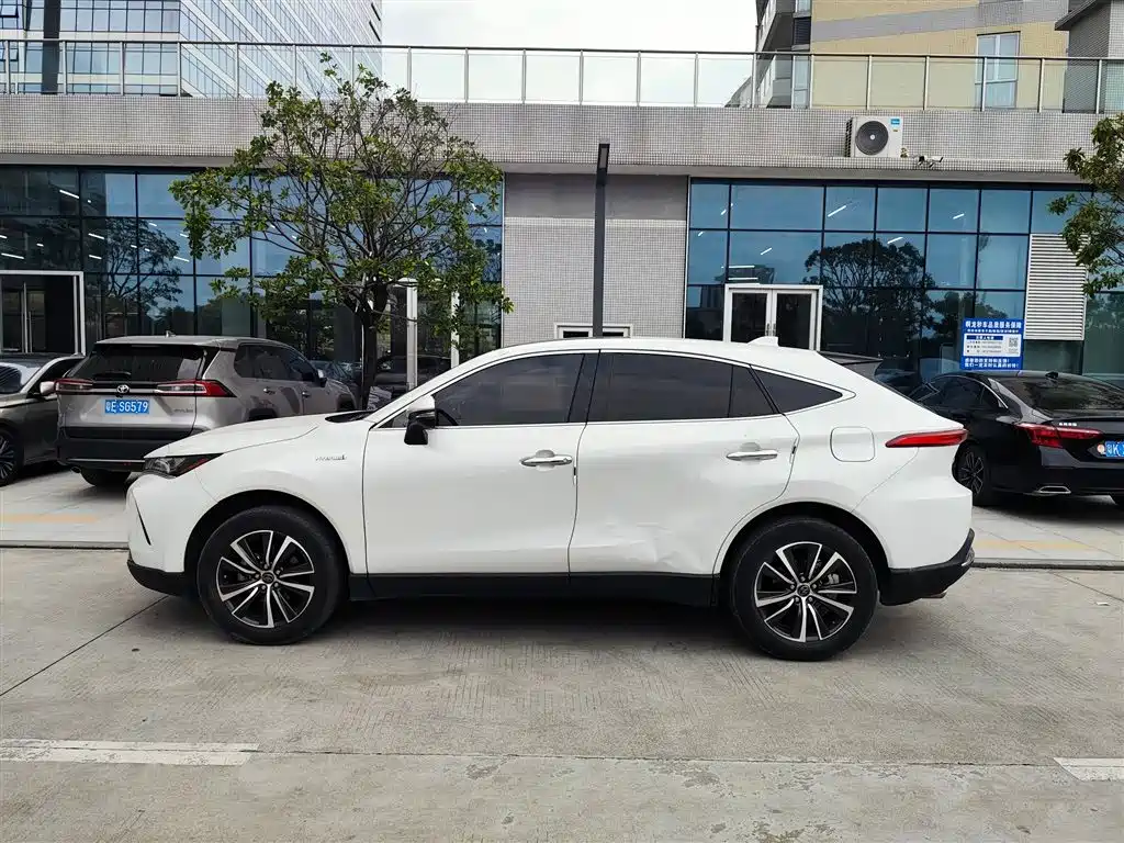 Toyota Harrier — миниатюра 3