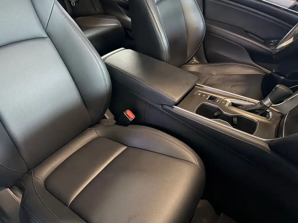 Honda Accord — миниатюра 8