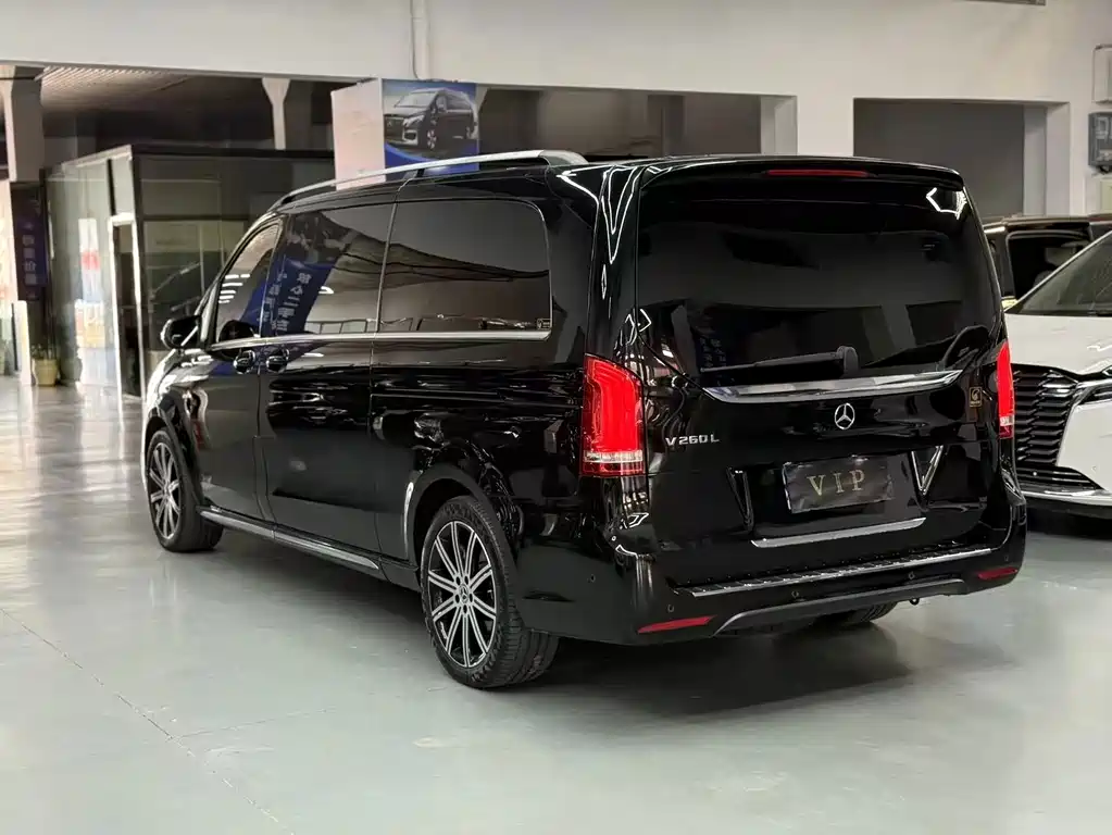 Mercedes-Benz V-Class — миниатюра 17
