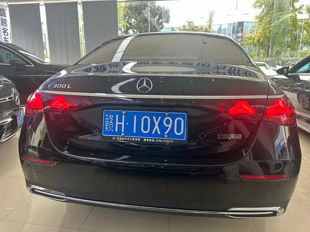 Mercedes-Benz E-Class — миниатюра 14