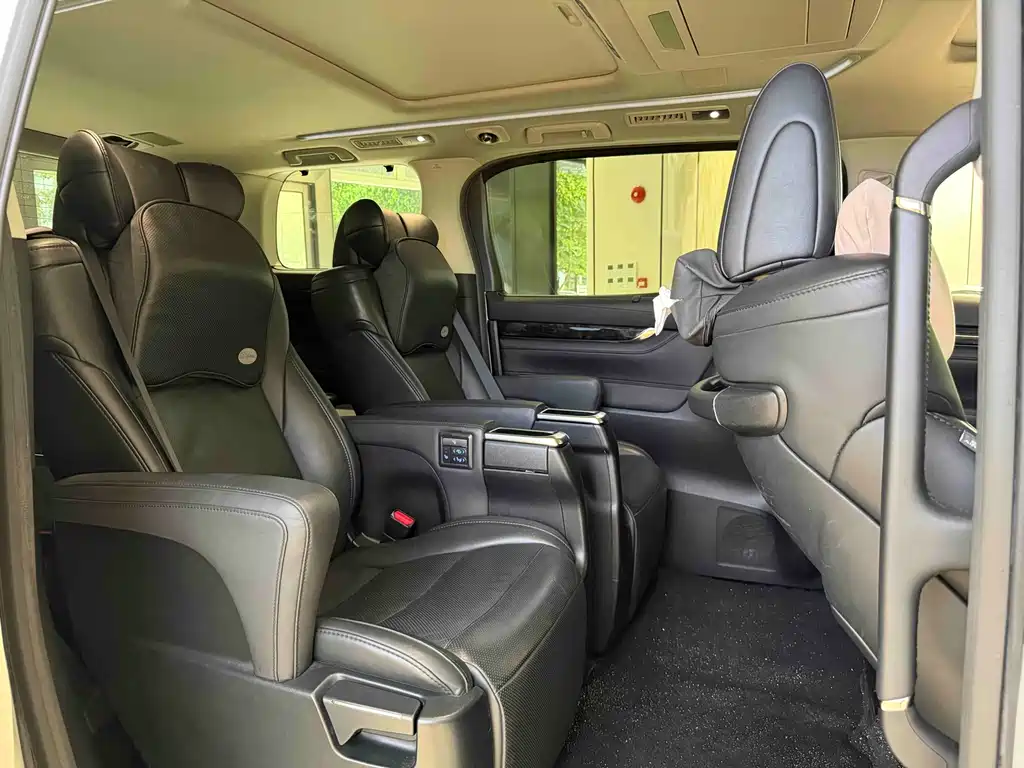 Toyota Vellfire 2020 2.5L HV Luxury