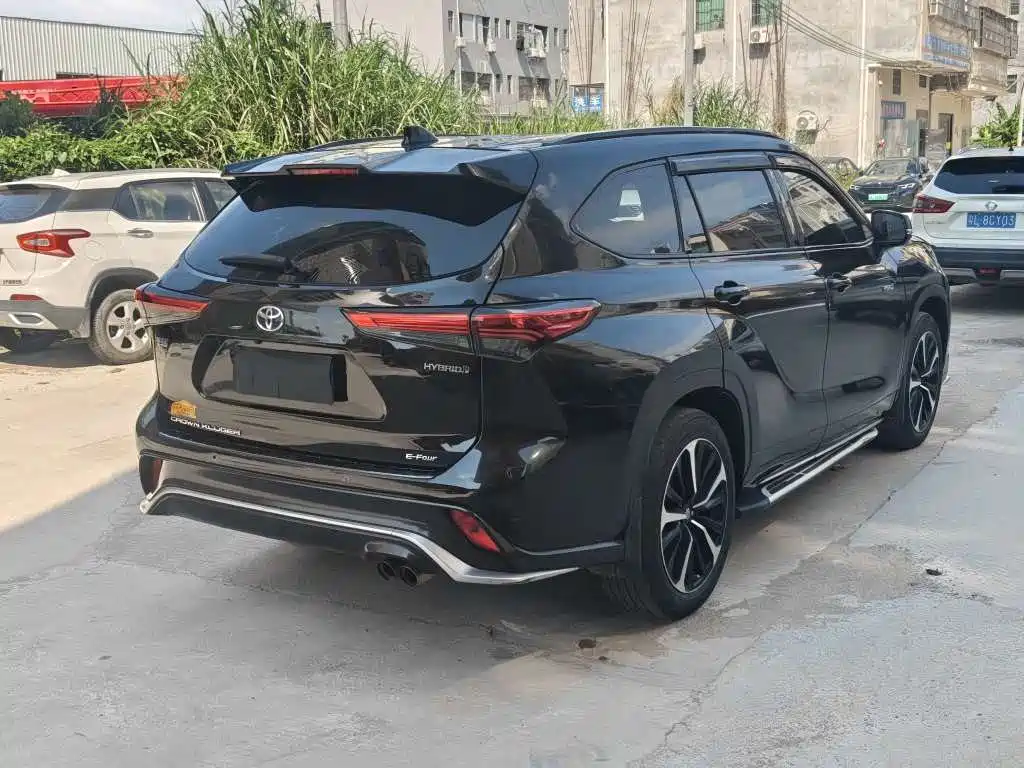 Toyota Crown Kluger — миниатюра 9