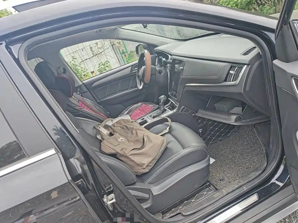 Roewe RX5 — миниатюра 9